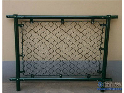 【重慶學校籃球場護欄廠家生產安裝】河北衡水市安平縣正方網欄制品廠 - 產品庫