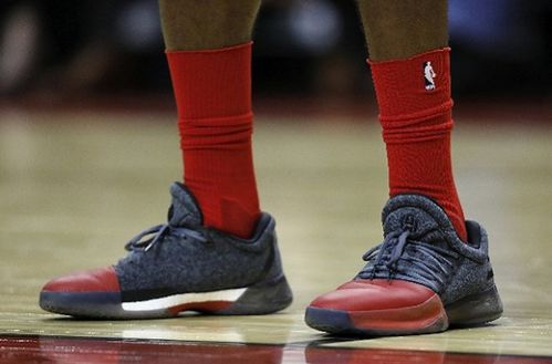 卸下nba官方身份 阿迪達斯籃球線尋找曙光